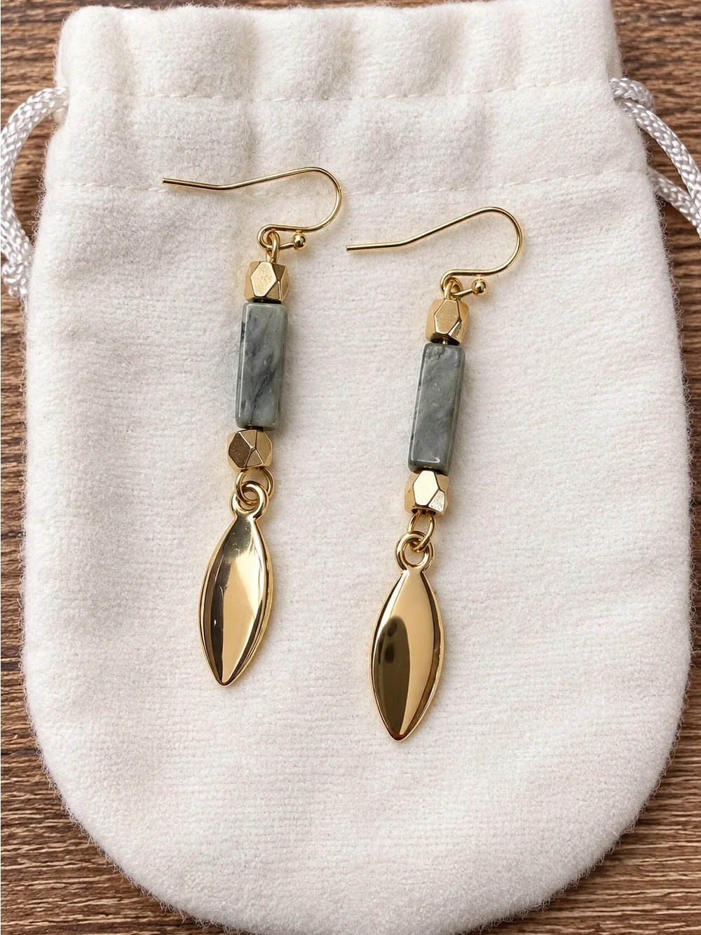 Gold Tone Gray Stone Dangle Drop Earrings Boho Minimalist